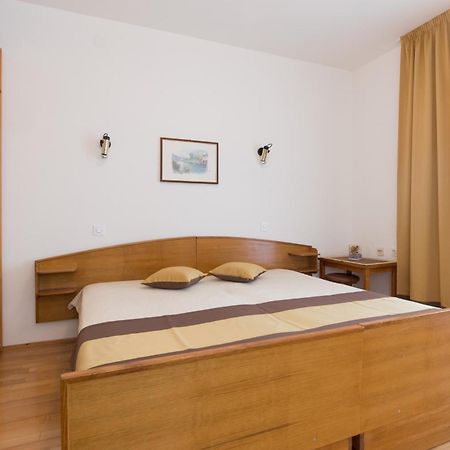 Apartment & Room Dinka, Krk クルク 部屋 写真